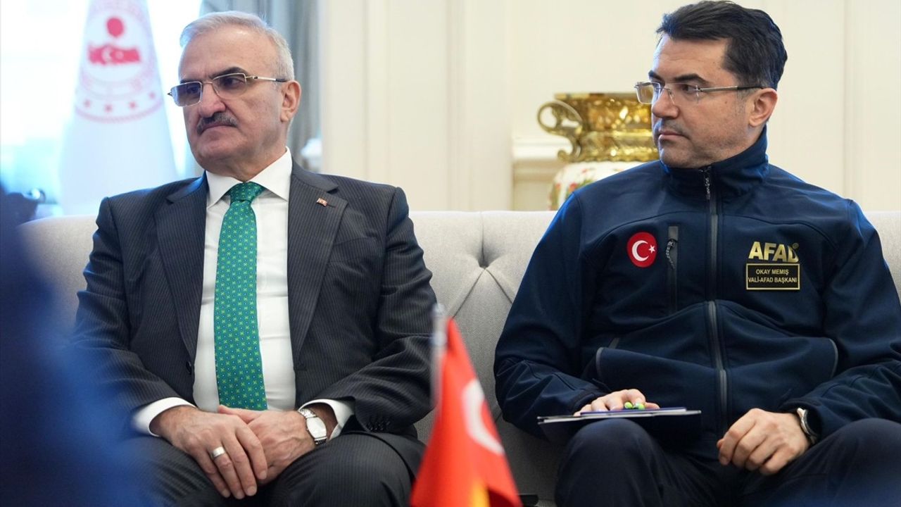 İçişleri Bakanı Ali Yerlikaya, Kırgızistan Acil Durumlar Bakanı Boobek Ajikeyev'i Kabul Etti