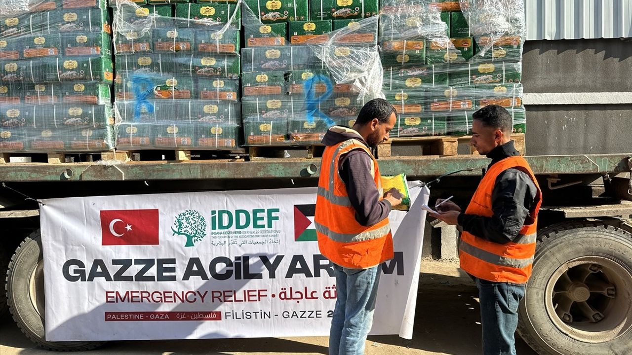 İDDEF'ten Gazze'ye İnsani Yardım Tırları Gönderildi