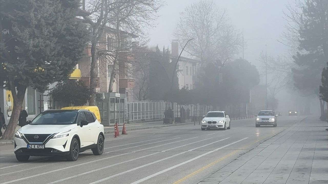 Isparta'da Sis Etkili Oluyor: Görüş Mesafesi 30 Meteye Düştü