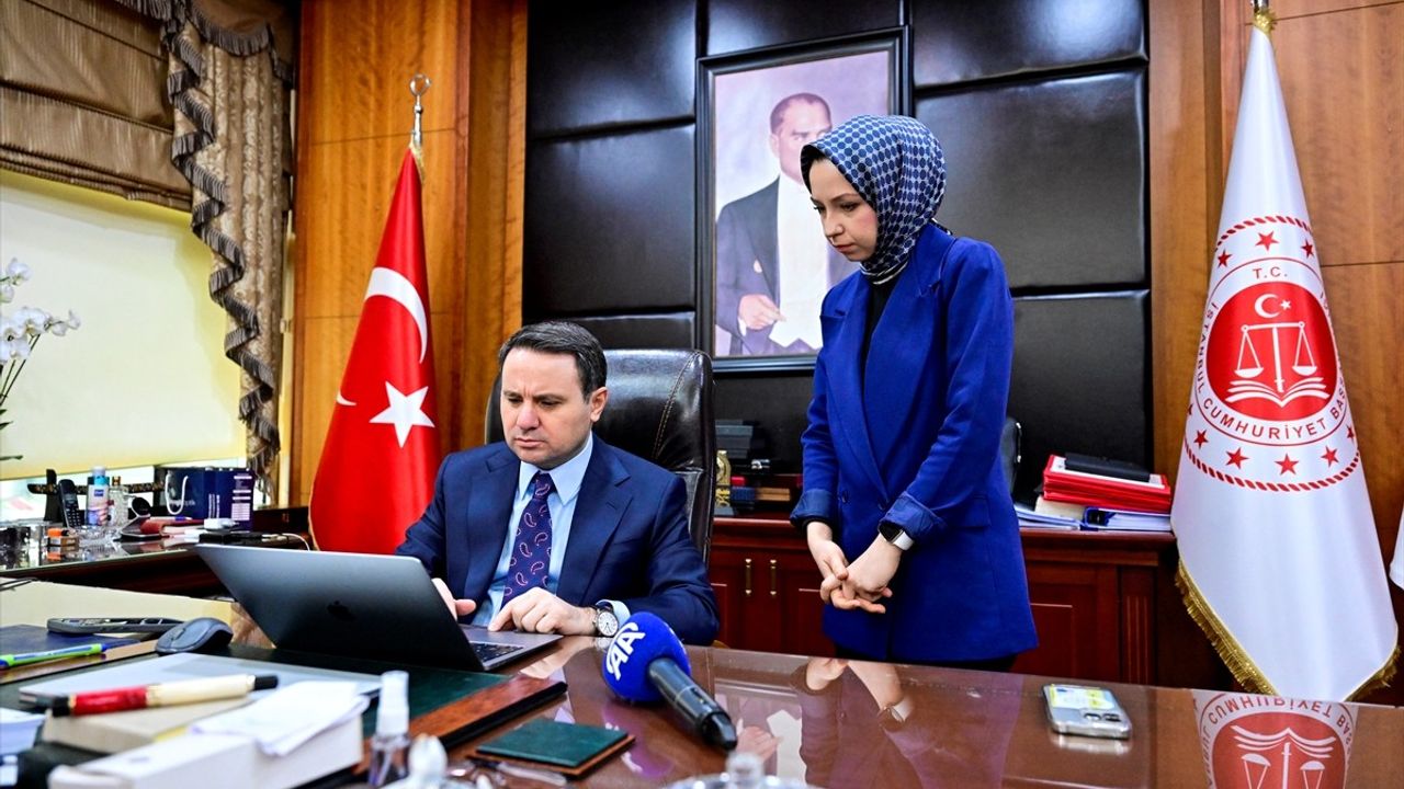 İstanbul Cumhuriyet Başsavcısı Gürlek, Anadolu Ajansı'nın 'Yılın Kareleri' Oylamasına Katıldı