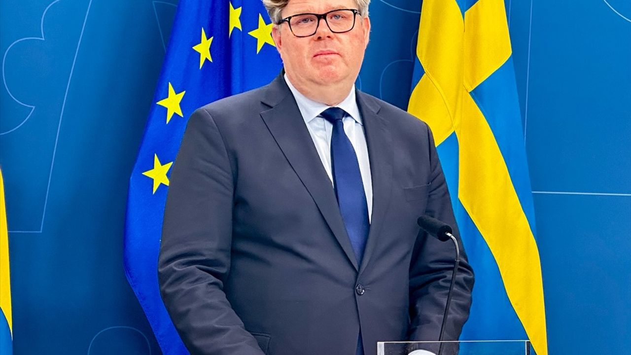 İsveç'te Kur'an-ı Kerim'i yakma provokasyonlarıyla bilinen Salwan Momika vurularak öldürüldü