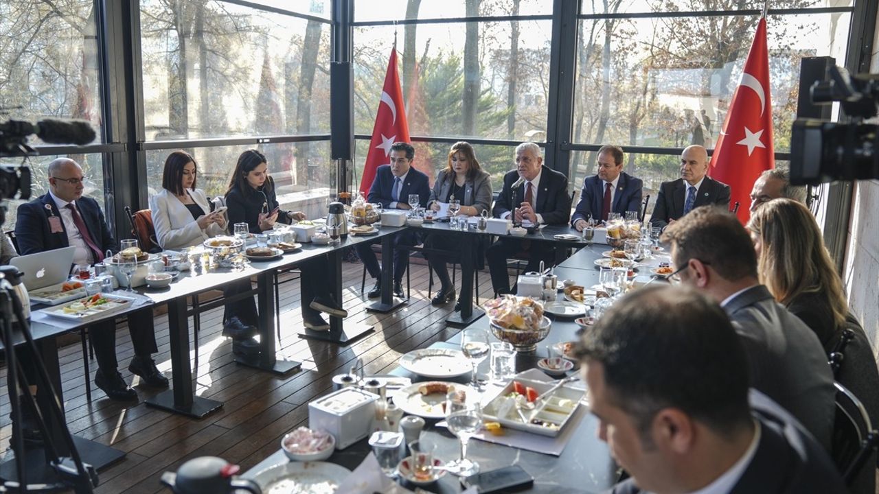 İYİ Parti Genel Başkanı Müsavat Dervişoğlu, Meclis'teki Gündemi Değerlendirdi