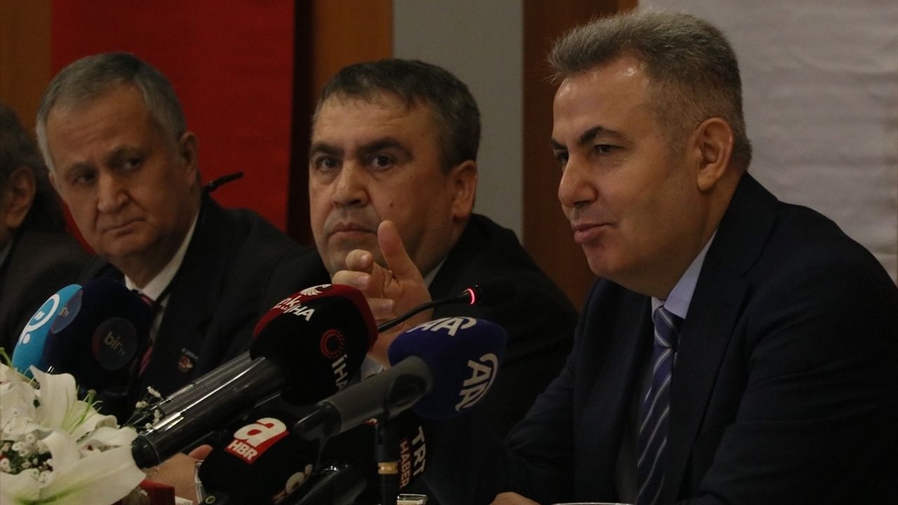 İzmir Valisi Elban, Terörle Mücadele Konusunda Umutlu Mesajlar Verdi