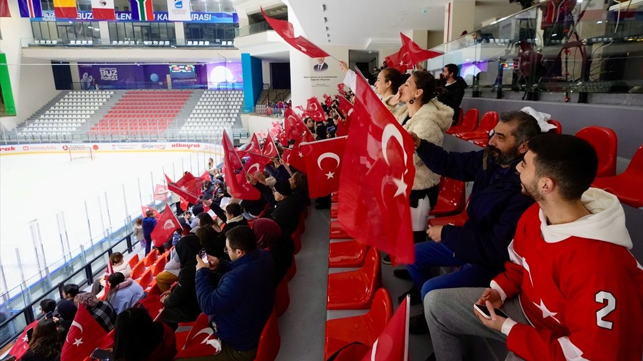 Kadınlar 18 Yaş Altı Buz Hokeyi Dünya Şampiyonası İstanbul'da Başladı