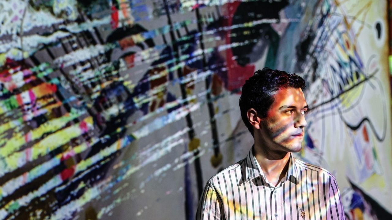 Kandinsky: Mavi Süvarinin Yolculuğu Sergisi Açıldı