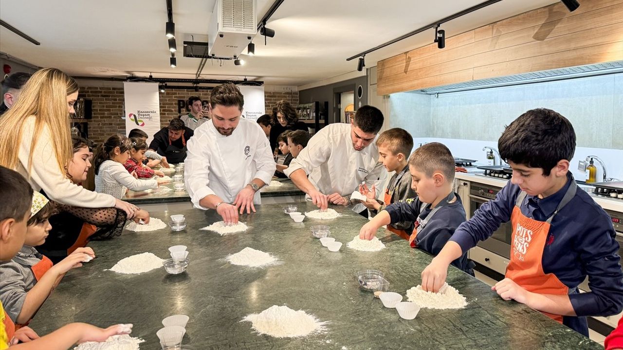 Kanser Tedavisi Gören Çocuklar Ünlü Şeflerle Pizza Hazırladı
