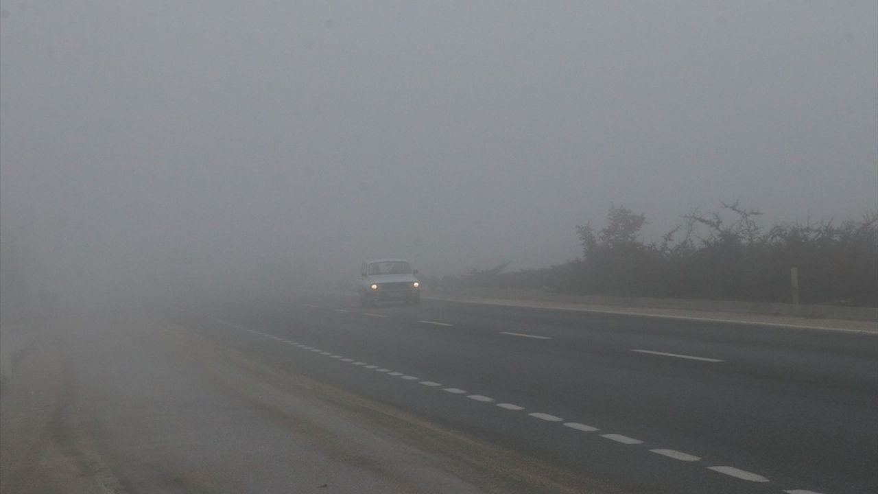 Kastamonu'da Sis Etkisi: Görüş Mesafesi 60 Metreye Düştü