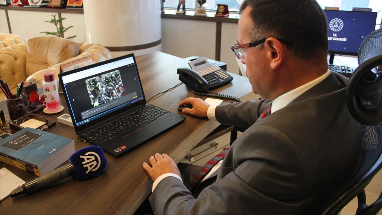 Kayseri Cumhuriyet Başsavcısı Korkmaz, Anadolu Ajansı'nın 'Yılın Kareleri' Oylamasına Katıldı