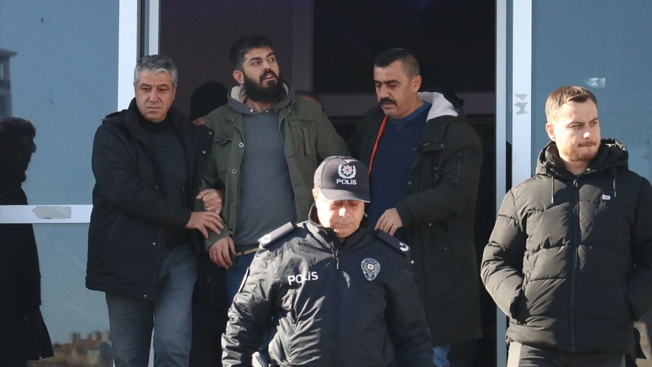 Kayseri'de 7 Yaşındaki Oğlunu Yaralayan Baba Teslim Oldu