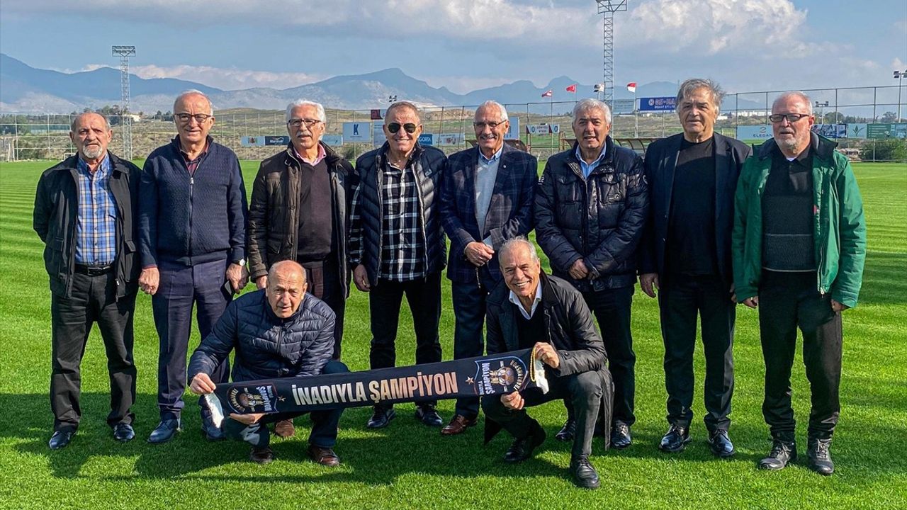 Kıbrıs Barış Kupası'nın 50. Yıl Dönümü: Trabzonsporlu Futbolcular Göyneli Stadı'nı Ziyaret Etti