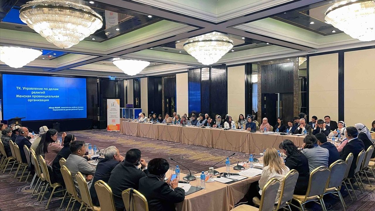 Kırgızistan'da Kadınların Dini Topluluklardaki Rolü Sempozyumu Düzenlendi