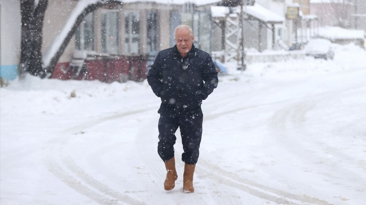 Kırklareli'nin Yüksek Kesimlerinde Kar Kalınlığı 50 Santime Ulaştı