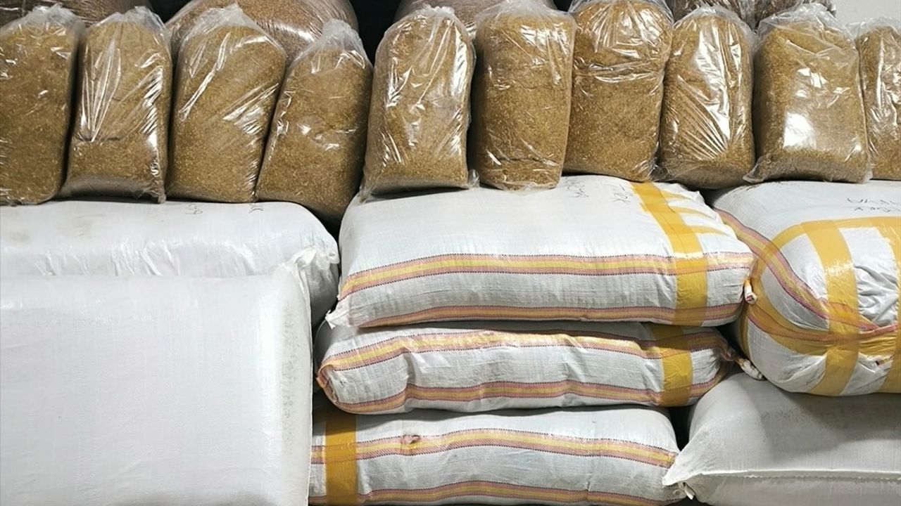 Kırşehir'de 700 Kilogram Gümrük Kaçağı Tütün Ele Geçirildi
