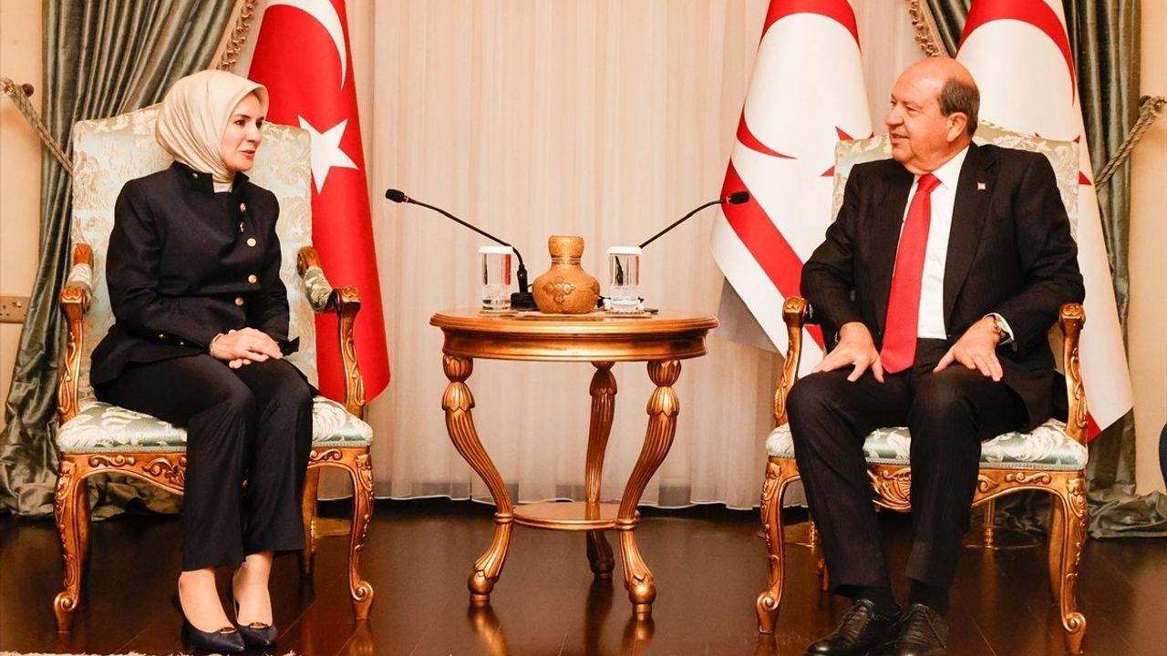 KKTC Cumhurbaşkanı Tatar, Aile ve Sosyal Hizmetler Bakanı Göktaş'ı Ağırladı