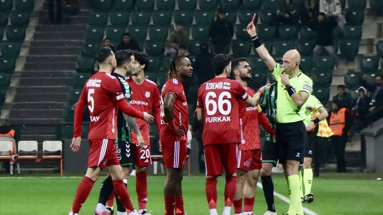 Kocaelispor, Trendyol 1. Lig'de Pendikspor'u 3-0 Geçti