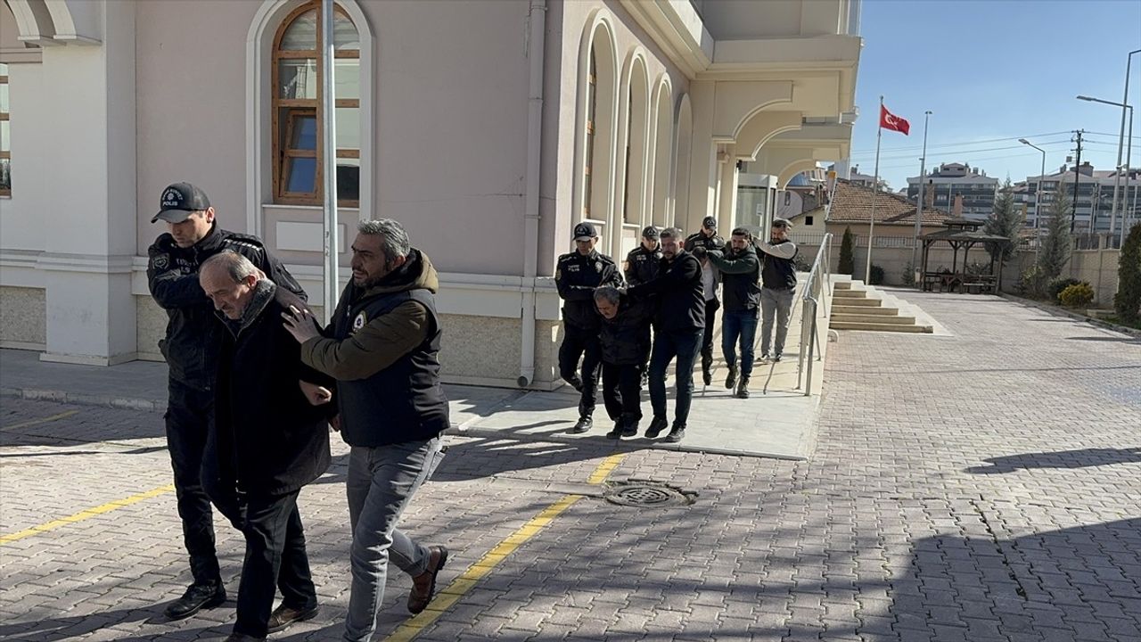 Konya'da Çöken Bina Olayında 6 Şüpheli Adliyeye Sevk Edildi