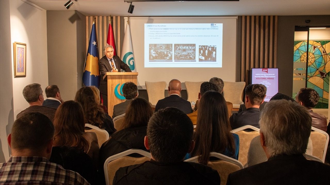 Kosova'da 'UNESCO Kültür Çalışmaları ve Balkanlar'da Somut Olmayan Kültürel Miras' Söyleşisi Düzenlendi