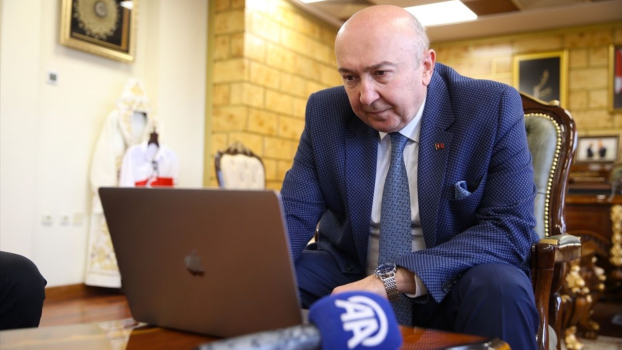 KSÜ Rektörü ve Türkoğlu Kaymakamı, AA'nın Yılın Kareleri Oylamasına Katıldı