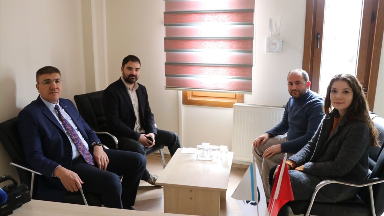 MAKÜ Rektörü Prof. Dr. Hüseyin Dalgar, Anadolu Ajansı'nın 'Yılın Kareleri' Oylamasına Katıldı