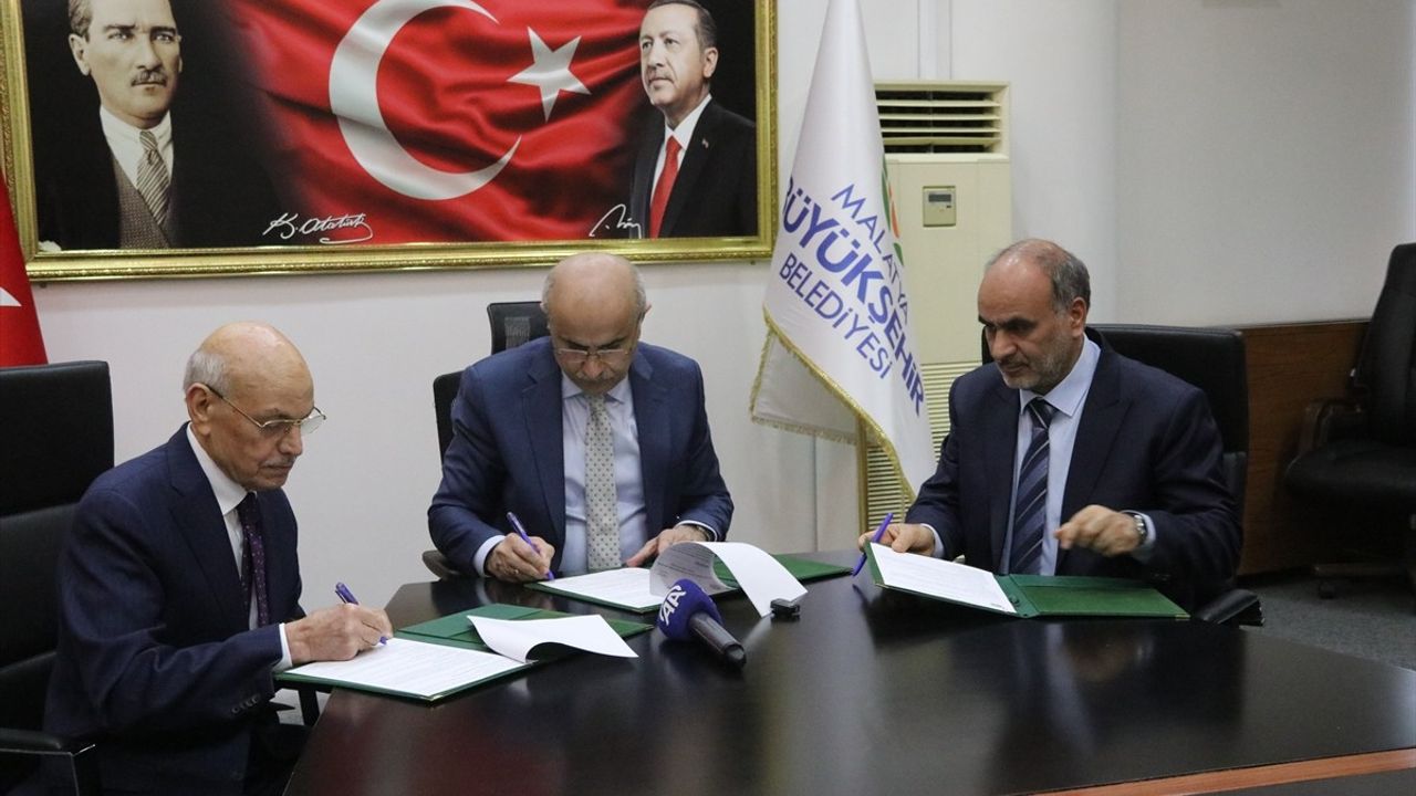 Malatya'da Söğütlü Cami'nin Yapı Denetimi Büyükşehir Belediyesi Tarafından Yapılacak