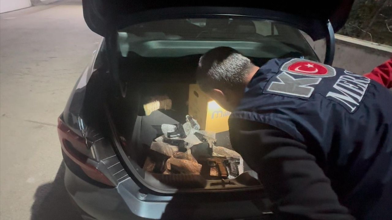 Mersin'de 40 Ruhsatsız Tabanca Ele Geçirildi, 2 Şüpheli Tutuklandı