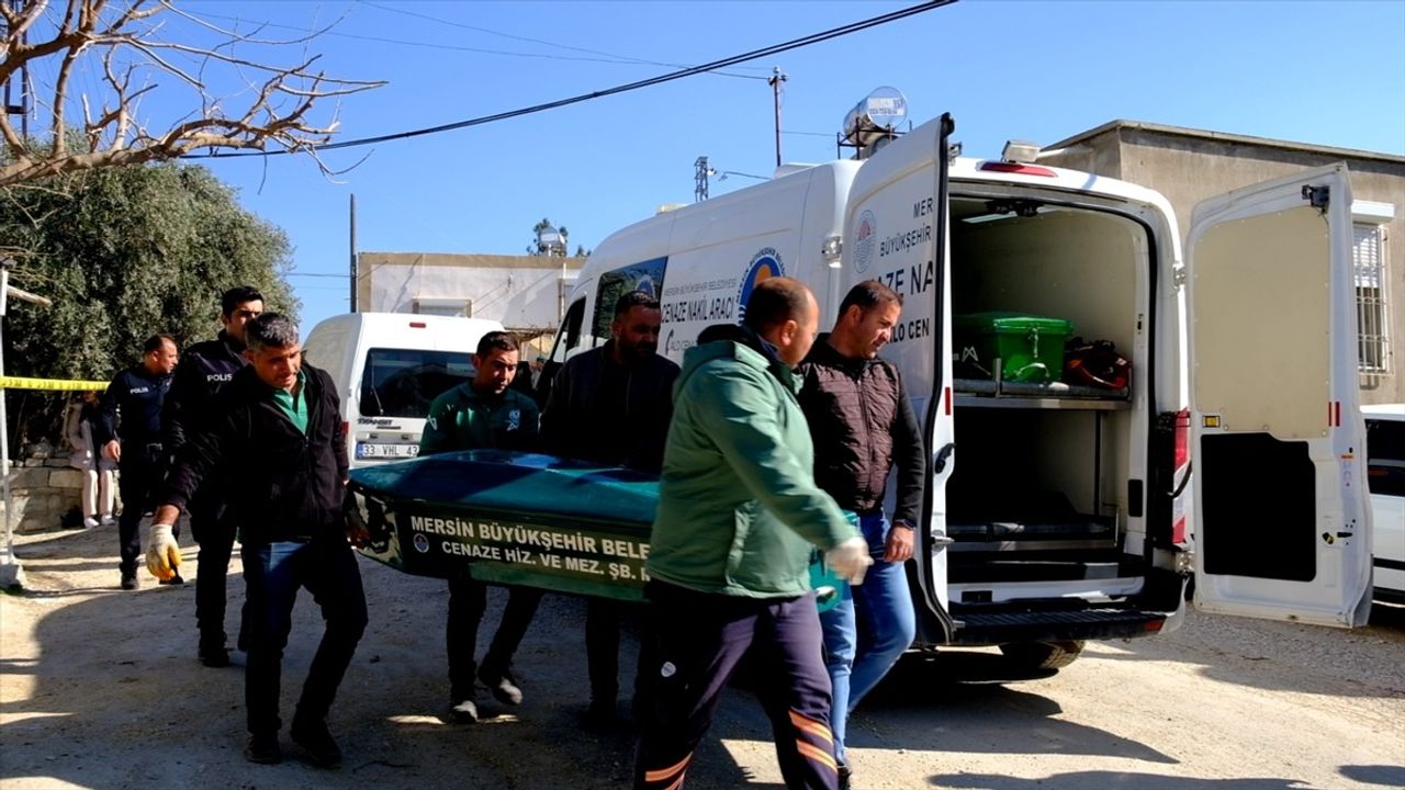 Mersin'de Torun, Dedesi ve Büyükanneye Saldırdı