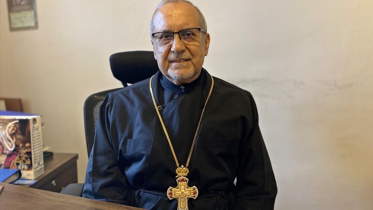 Mersin Rum Ortodoks Kilisesi Pederi Coşkun Teymur, Anadolu Ajansı'nın Yılın Kareleri'ni Oyladı
