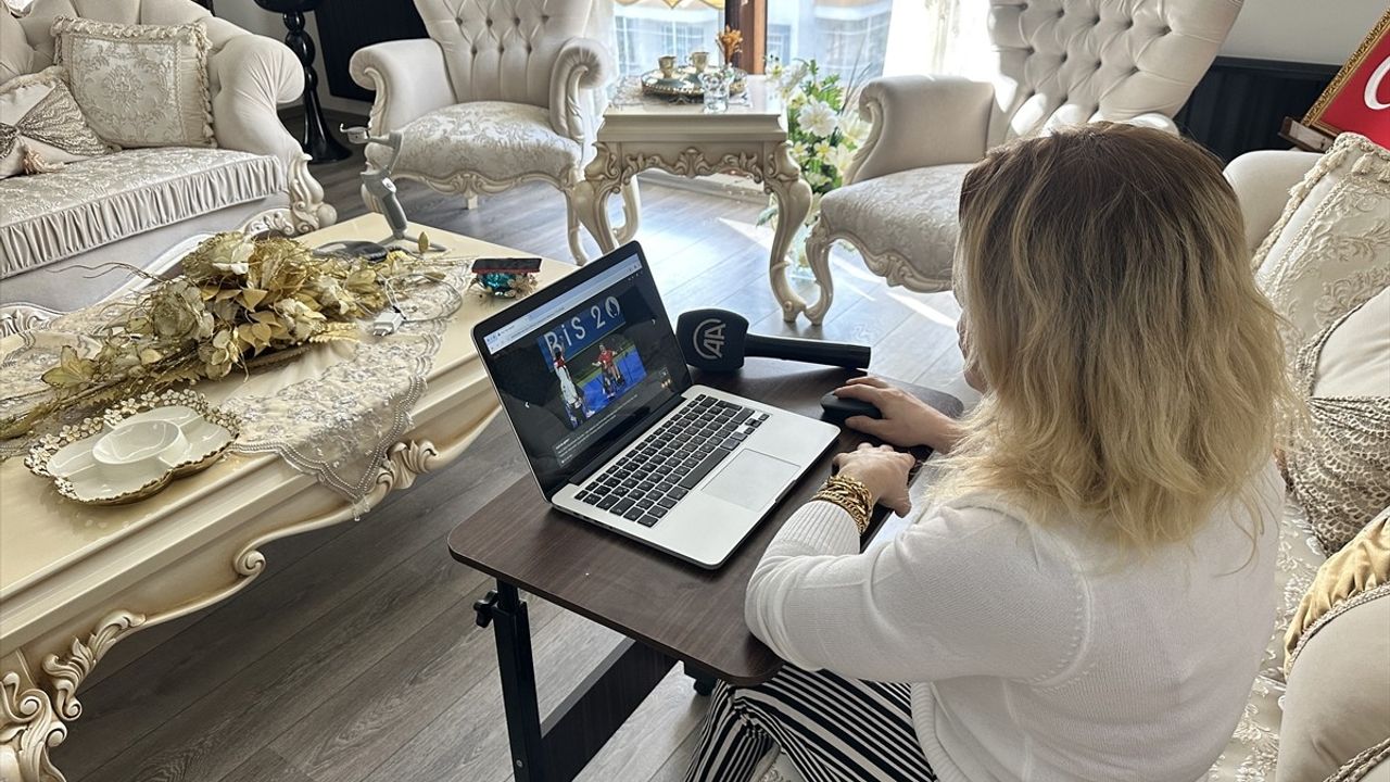 Milli Para Halterci Nazmiye Muratlı, Anadolu Ajansı'nın Yılın Kareleri Oylamasında