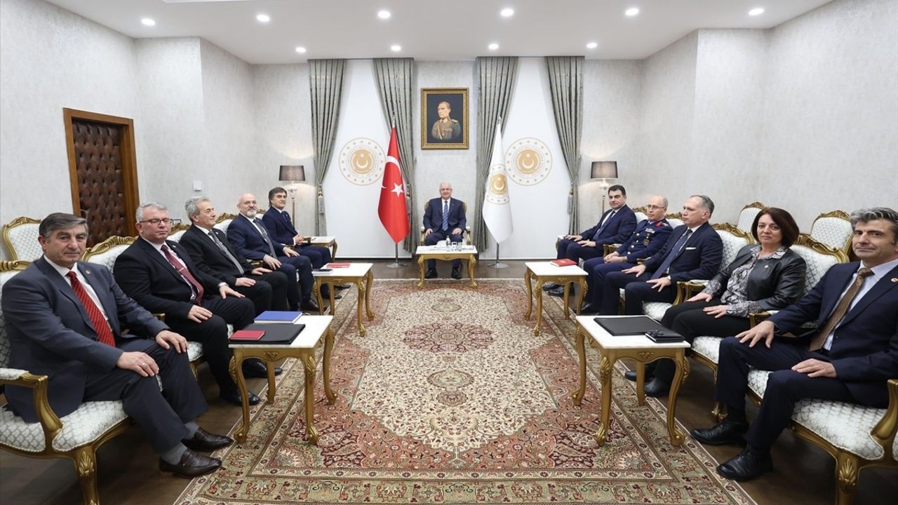 Milli Savunma Bakanı Güler, TEMAD Yönetimini Kabul Etti