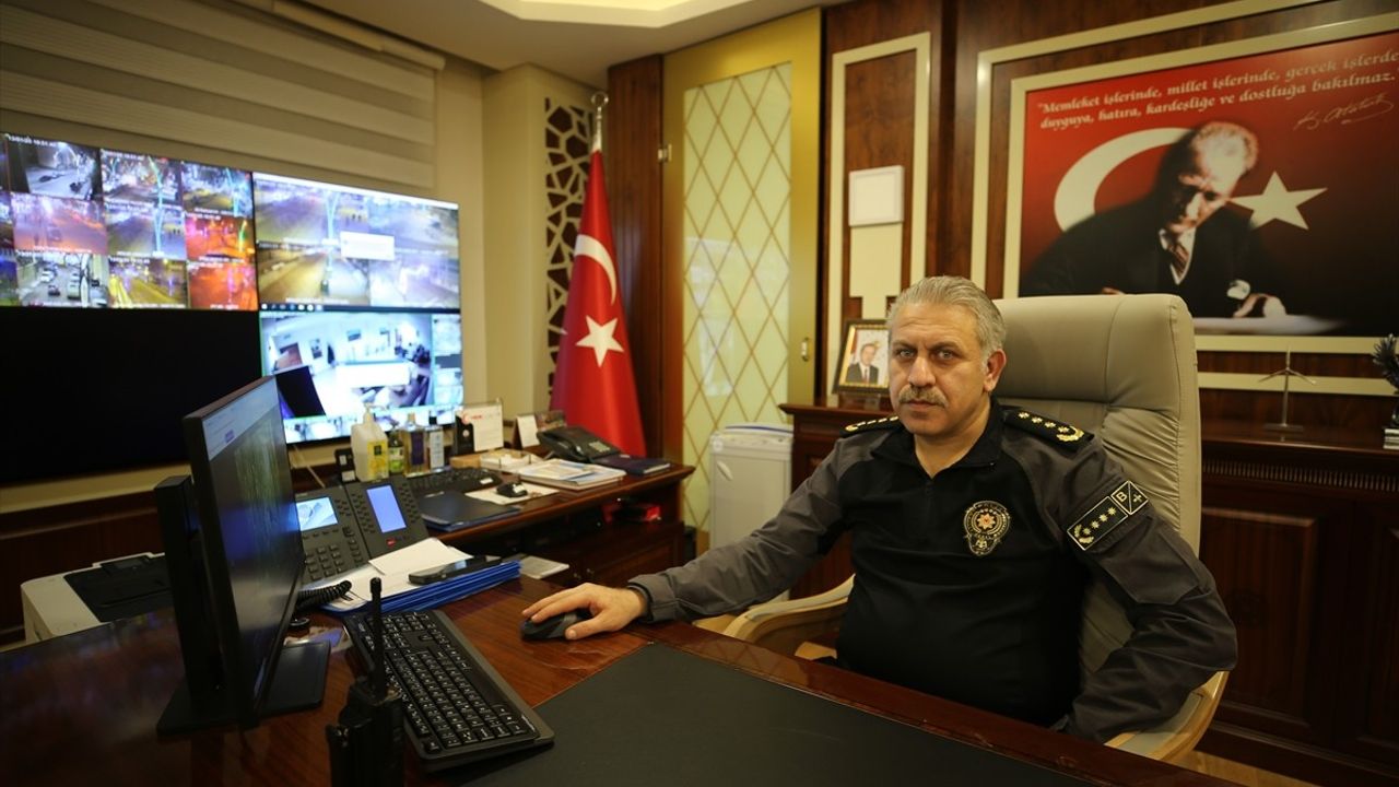 Muş Emniyet Müdürü Serkan Karaman, Anadolu Ajansı'nın 'Yılın Kareleri' Oylamasına Katıldı