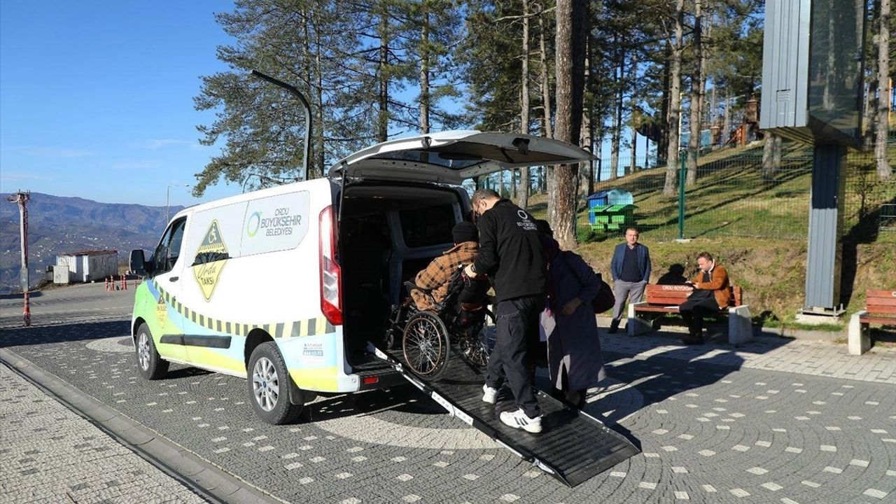 Ordu'da Yürüme Engelli Yılmaz Doğan, Engelsiz Taksi ile Boztepe'yi Ziyaret Etti