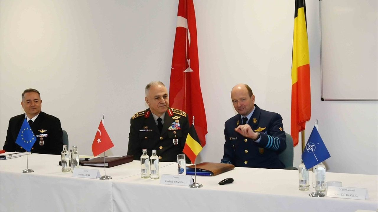 Orgeneral Metin Gürak, Belçika Genelkurmay Başkanı ile Brüksel'de Görüştü