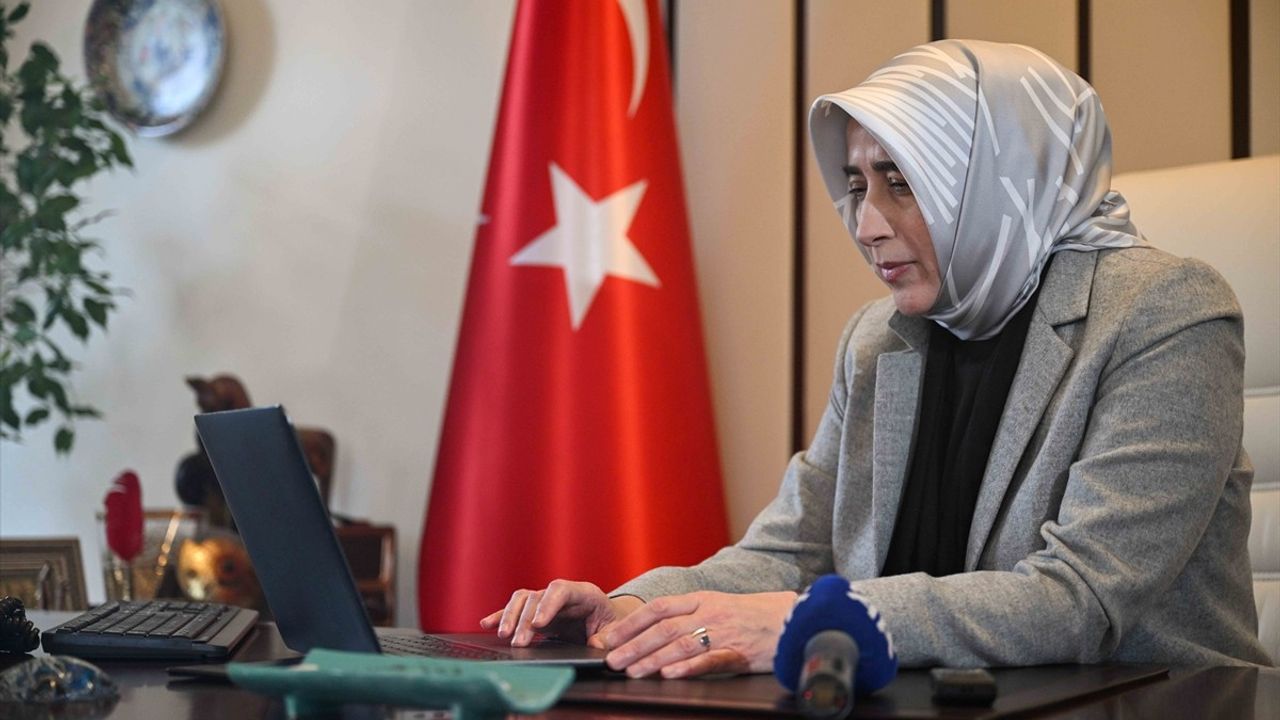 Özlem Zengin'den Anadolu Ajansı'nın 'Yılın Kareleri' Oylamasına Katılım