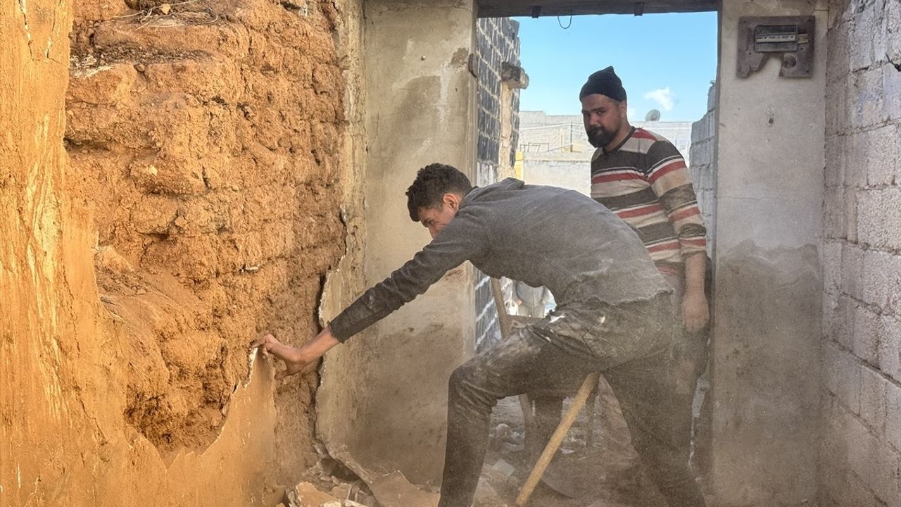 PKK/YPG'nin İşgalinden Kurtarılan Tel Rıfat'ta Dönüş Başladı