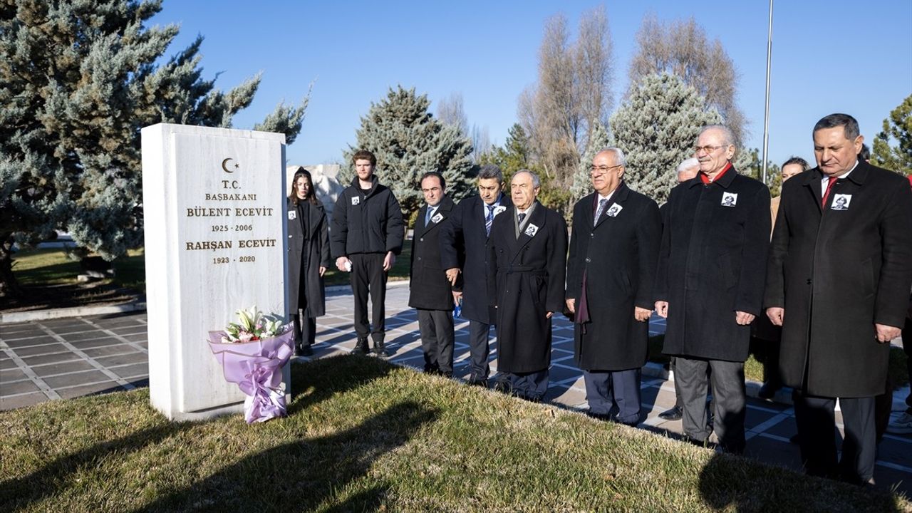 Rahşan Ecevit, Vefatının 5. Yılında Mezarı Başında Anıldı