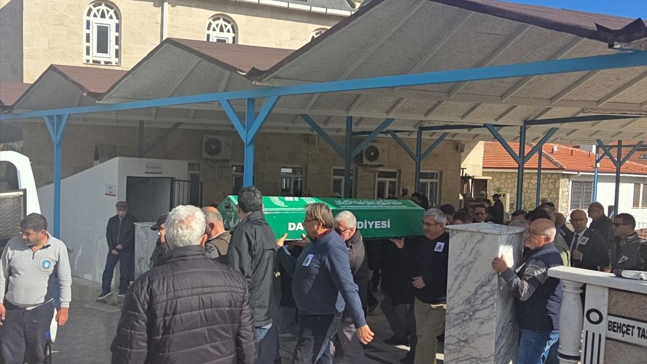 Ressam Oğuz Tığlı'nın Cenazesi Datça'da Toprağa Verildi