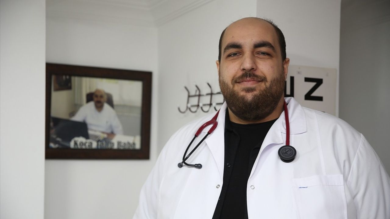 Rize'de Doktor Korkmaz, Babasının Adını Taşıyan Aile Sağlığı Merkezi'nde Göreve Başladı