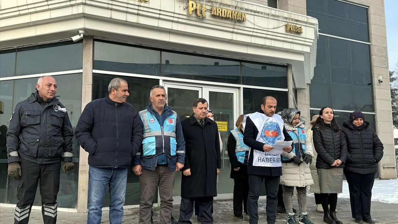 Rize'de PTT Çalışanlarının Ölümüne Protesto: Ardahan ve Erzincan'da Eylemler Düzenlendi