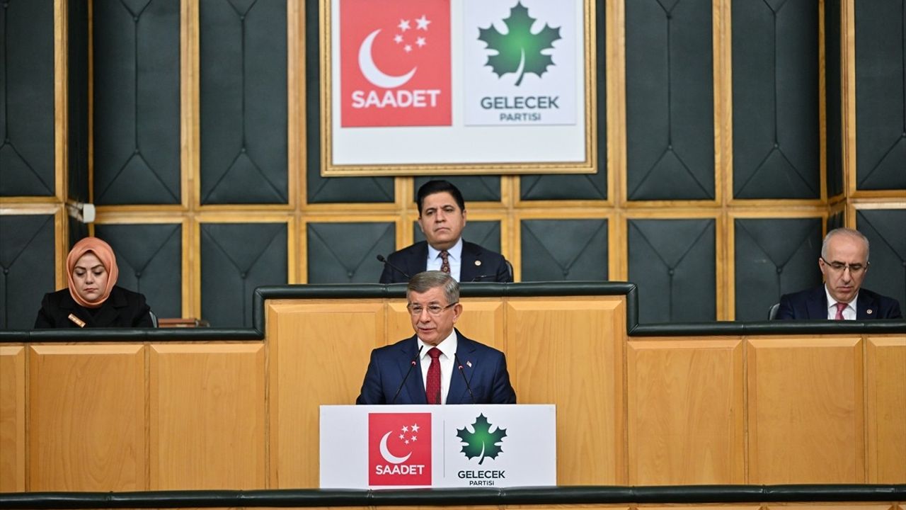 Saadet Partisi TBMM Grup Toplantısı: Mahmut Arıkan ve Ahmet Davutoğlu'nun Açıklamaları