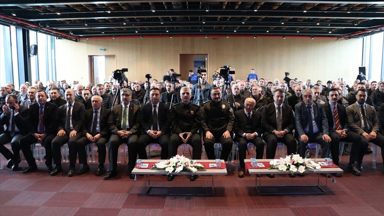 Samsun'da Şoförlere 'Kent İçi Ulaşım Aracı Kullanma Belgesi' Verildi