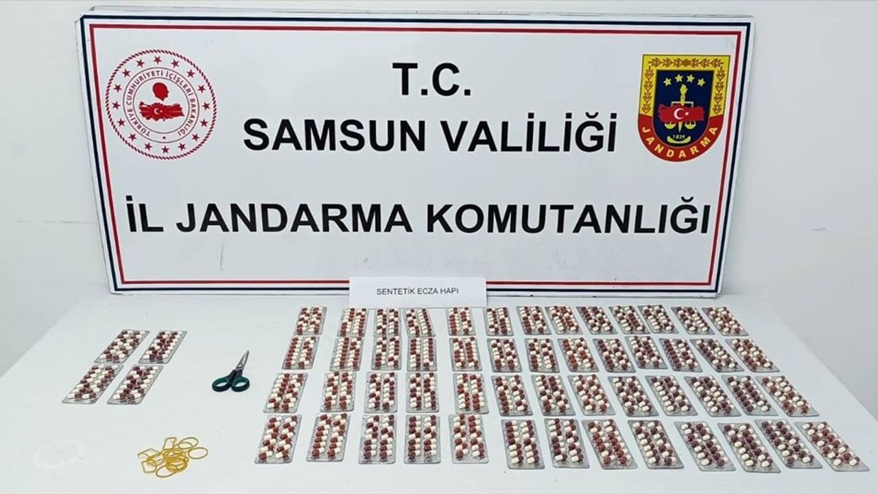 Samsun'da Uyuşturucu Operasyonu: 4 Bin 555 Sentetik Hap Ele Geçirildi