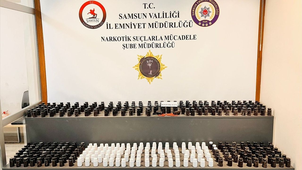 Samsun'da Uyuşturucu Operasyonunda 29 Bin 696 Sentetik Ecza Hap Ele Geçirildi