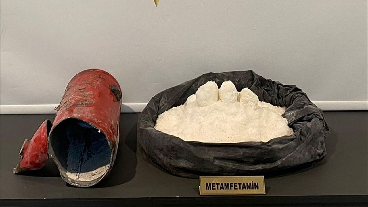 Samsun'da Yangın Tüpüne Gizlenmiş 4 Kilo 720 Gram Sentetik Uyuşturucu Ele Ge geçirildi