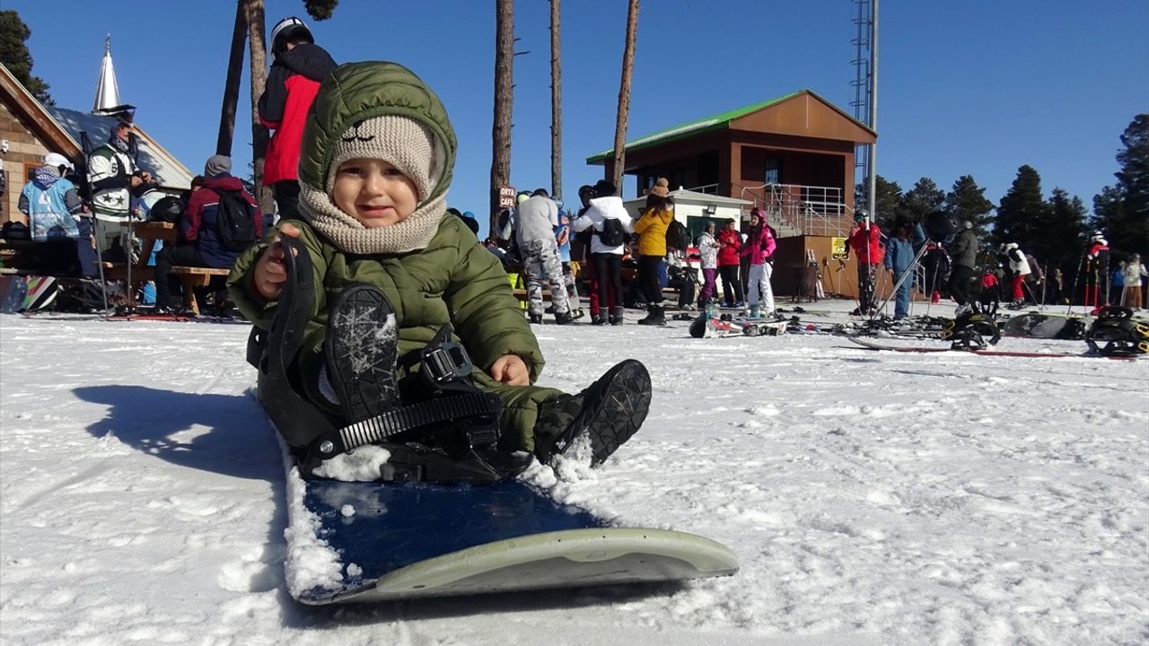 Sarıkamış Kayak Merkezi, Kayakseverlere 30 Kilometre Uzunluğunda 9 Piste Ev Sahipliği Yapıyor
