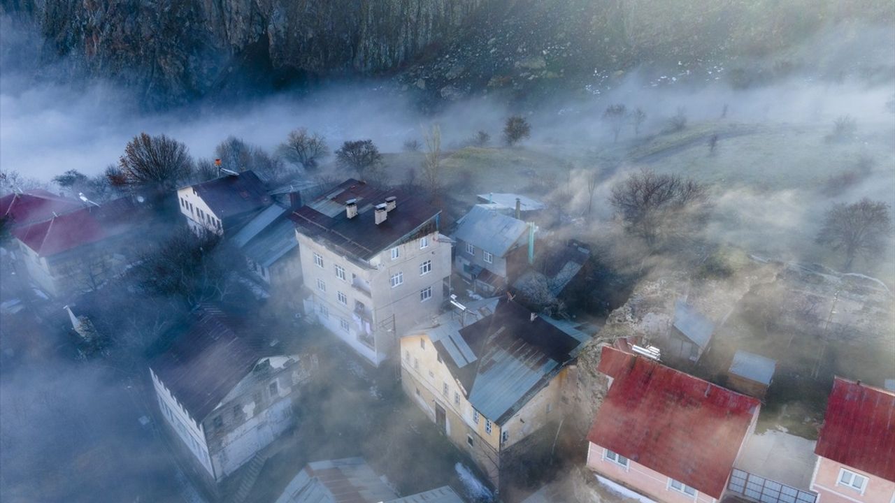 Şebinkarahisar'da Yoğun Sis Havanın Görüntüsü Dronla Elde Edildi