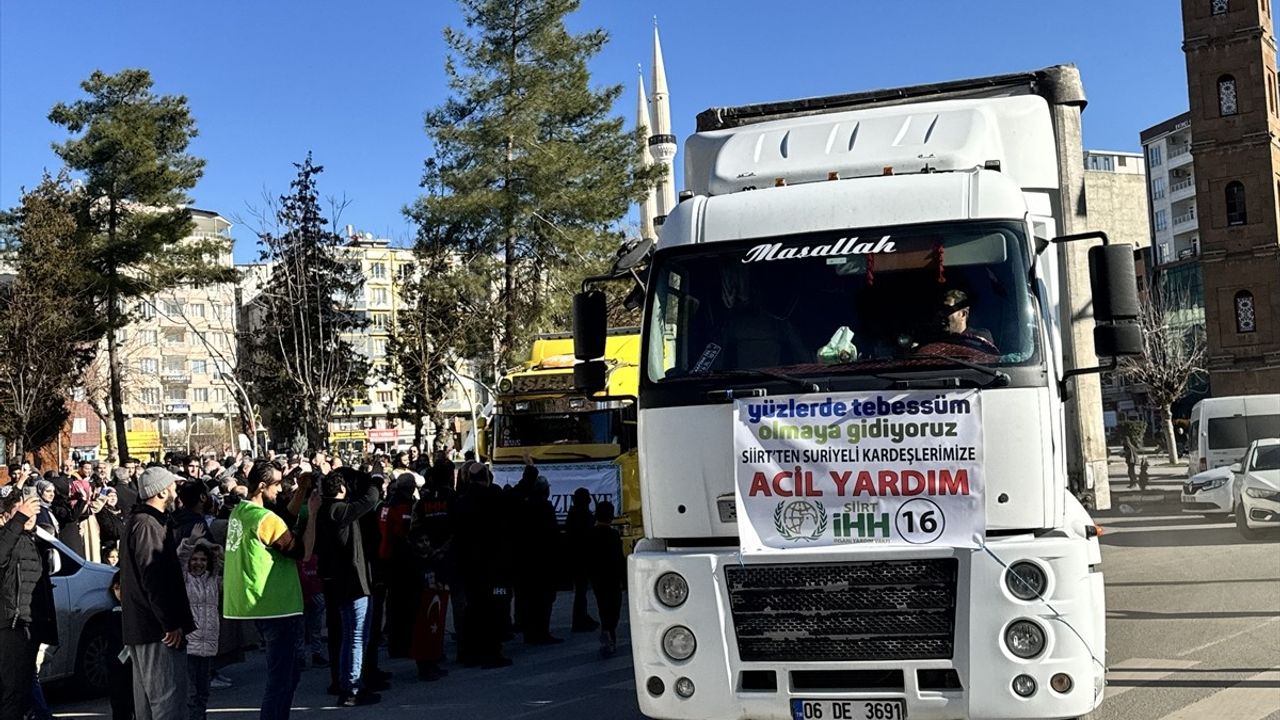 Siirt'ten Suriye'ye 3 Tır İnsani Yardım Gönderildi