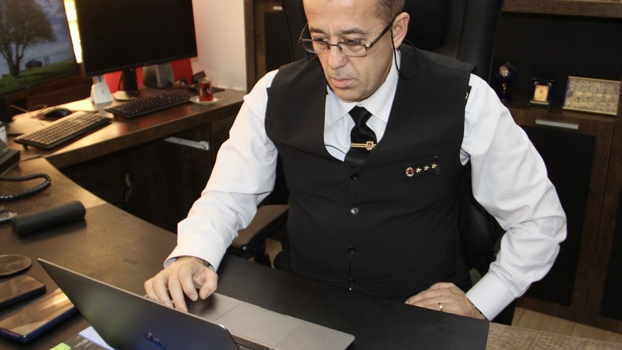 Sinop İl Jandarma Komutanı Hakan Başaklıgil, Anadolu Ajansı'nın Yılın Kareleri Oylamasına Katıldı