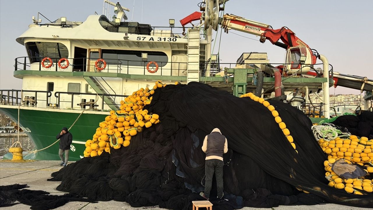 Sinop Limanı: Karadeniz Balıkçılarının Güvenli Mola Noktası