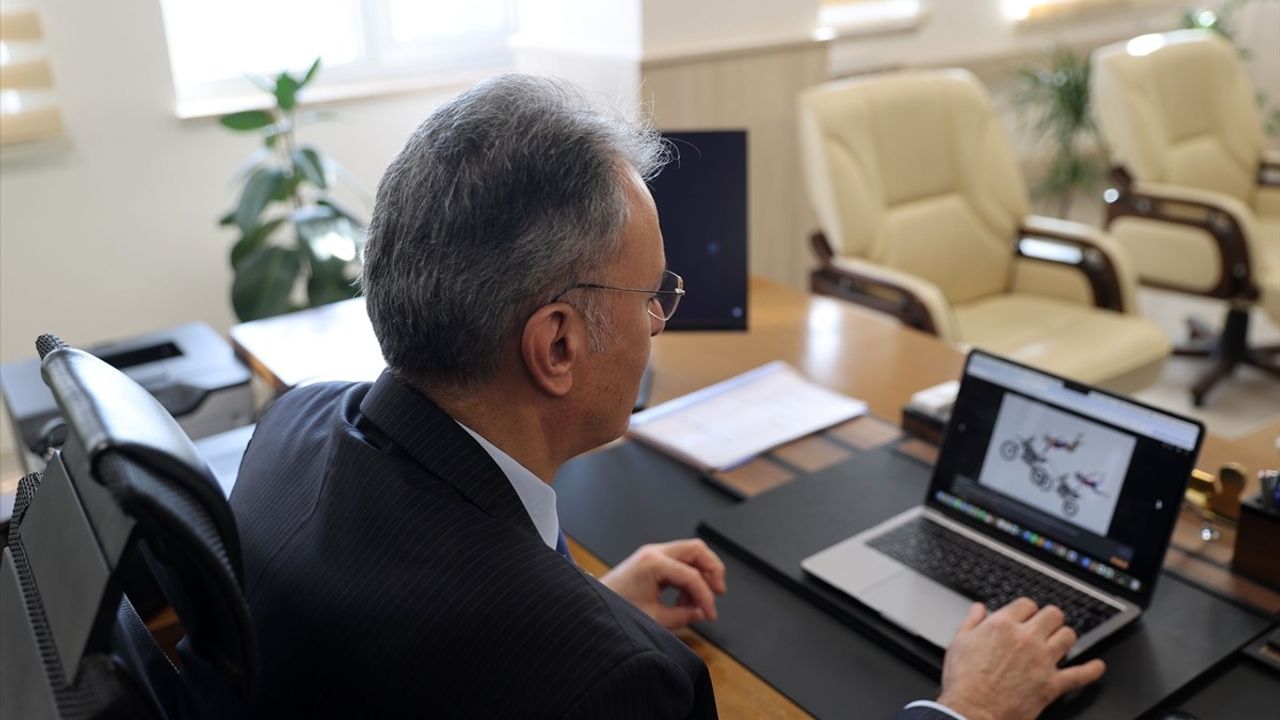 Sivas Cumhuriyet Başsavcısı Aktaş, AA'nın 'Yılın Kareleri' Oylamasına Katıldı