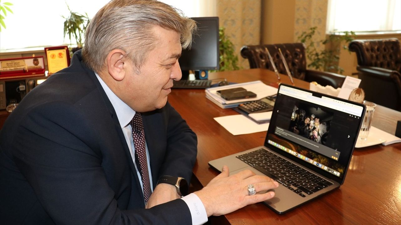 Sivas Emniyet ve Jandarma Komutanı, Anadolu Ajansı'nın 'Yılın Kareleri' Oylamasına Katıldı